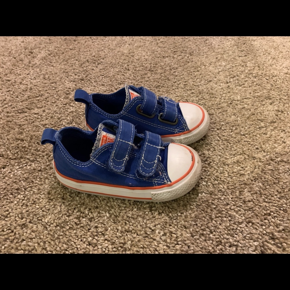 EUC toddler size 6 converse